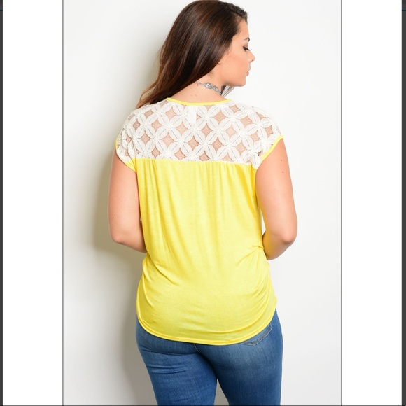 💛 Plus Size Yellow Ivory Top 💛 - Picture 2 of 2
